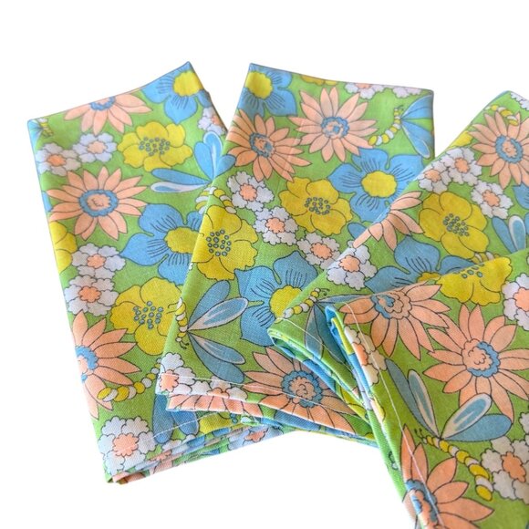 4 Retro Cloth Napkins, Great Condition, no Stains 16 X 16. - Picture 2 of 10